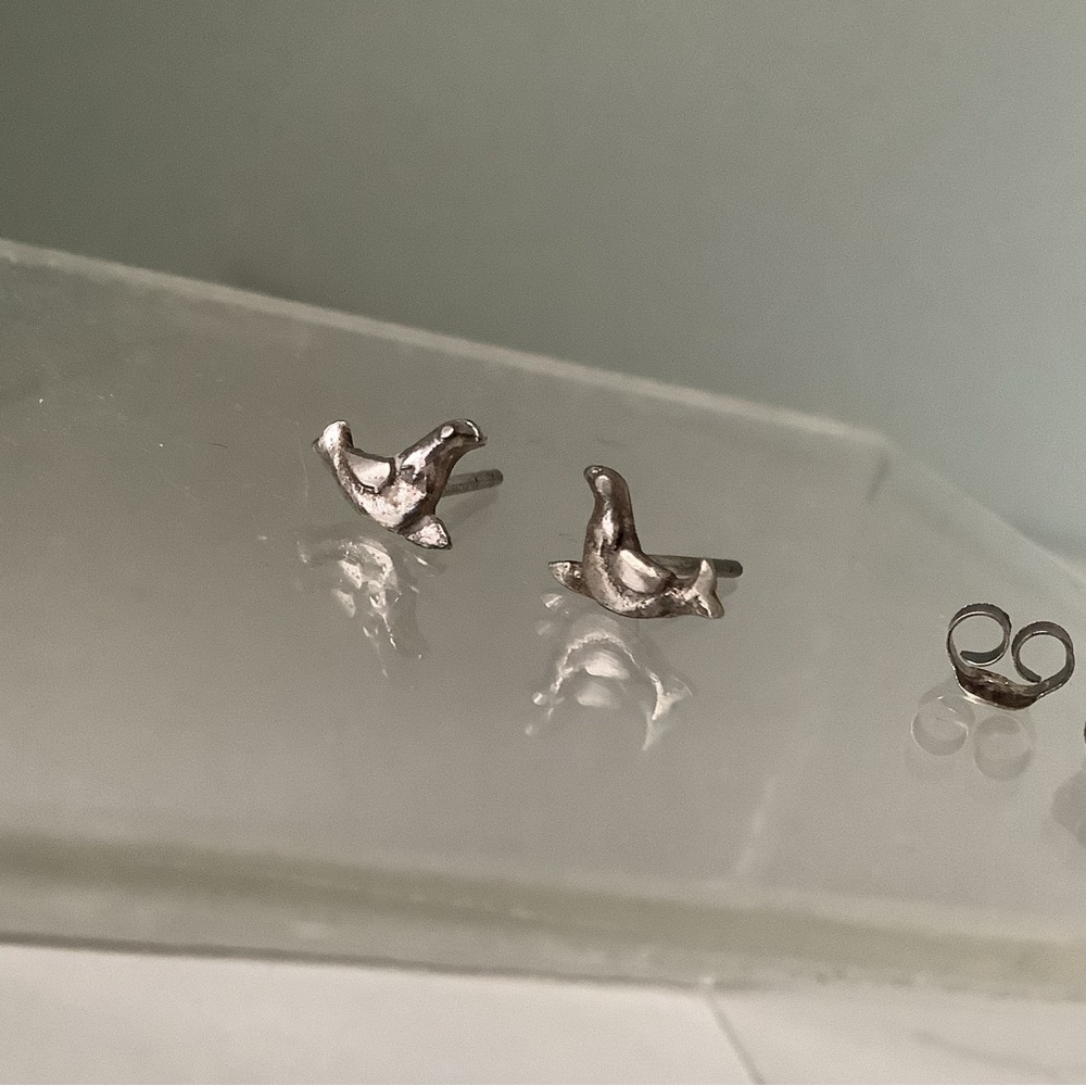 New vintage tiny seals silver earrings